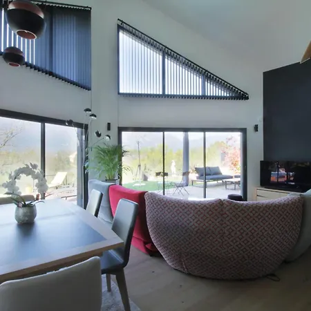 Villa Magnificent With Heated Pool Air Conditioning *