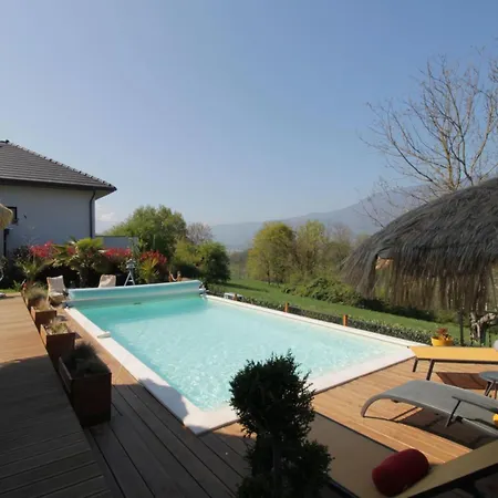 Villa Magnificent With Heated Pool Air Conditioning