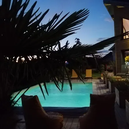 Villa Magnificent With Heated Pool Air Conditioning